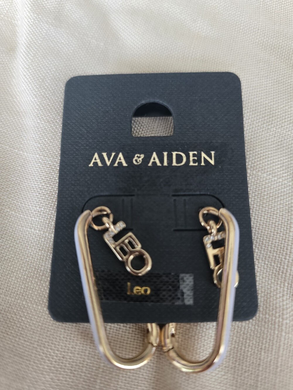 Ava & Aiden Rose Gold Leo Charm Hoop Key & Card Holder